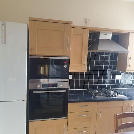 London Luxury Apartments 5 Min Walk From Ilford Station, With Free Parking Free Wifi מראה חיצוני תמונה