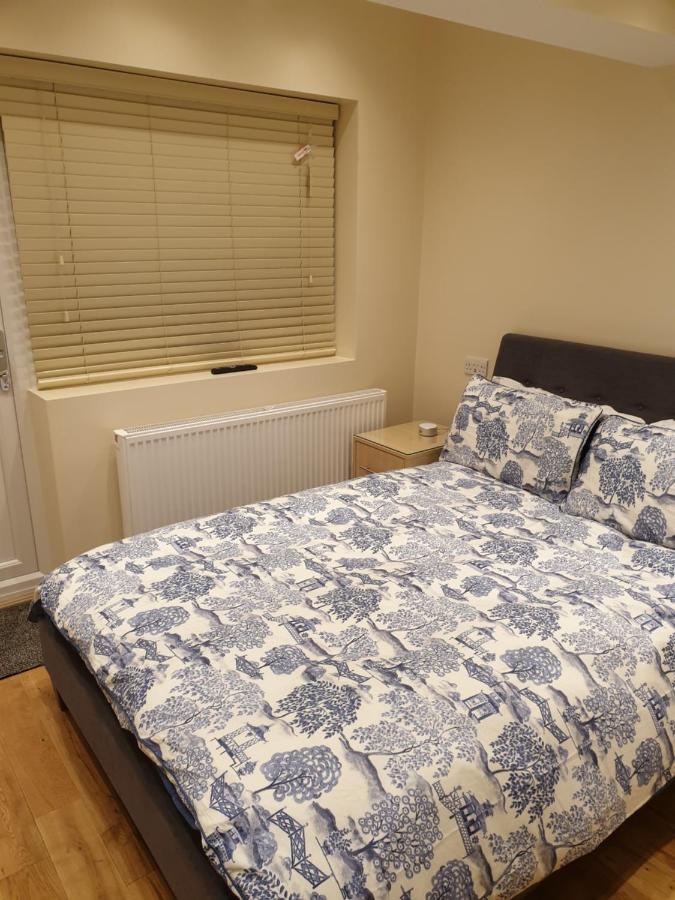 London Luxury Apartments 5 Min Walk From Ilford Station, With Free Parking Free Wifi מראה חיצוני תמונה