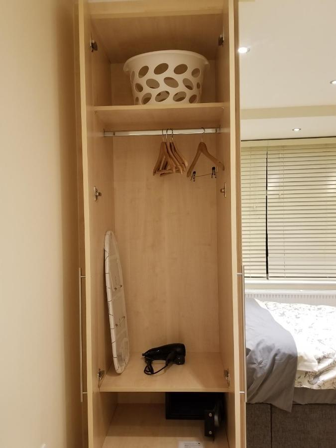London Luxury Apartments 5 Min Walk From Ilford Station, With Free Parking Free Wifi מראה חיצוני תמונה