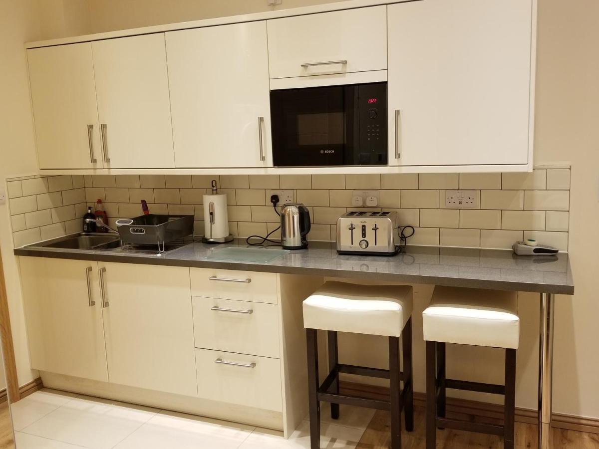 London Luxury Apartments 5 Min Walk From Ilford Station, With Free Parking Free Wifi מראה חיצוני תמונה