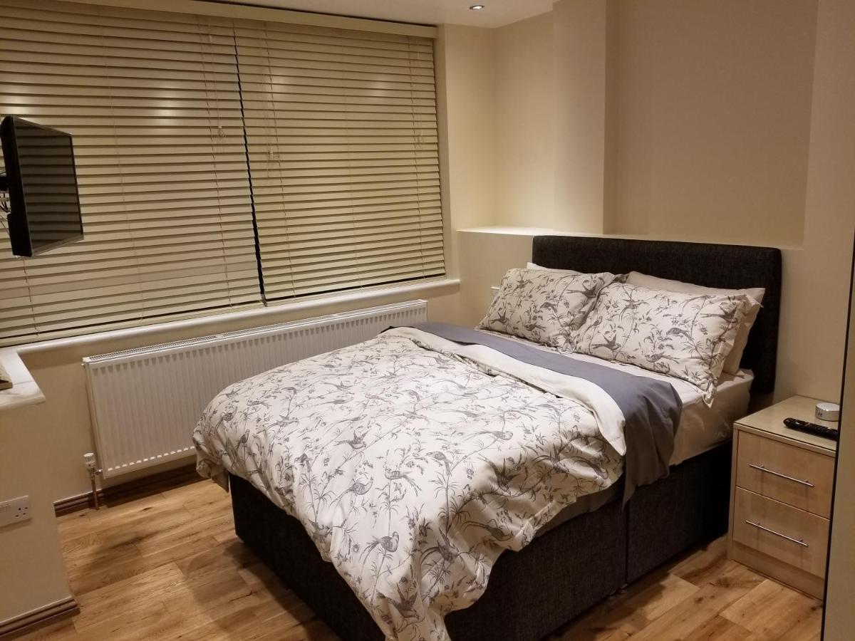 London Luxury Apartments 5 Min Walk From Ilford Station, With Free Parking Free Wifi מראה חיצוני תמונה