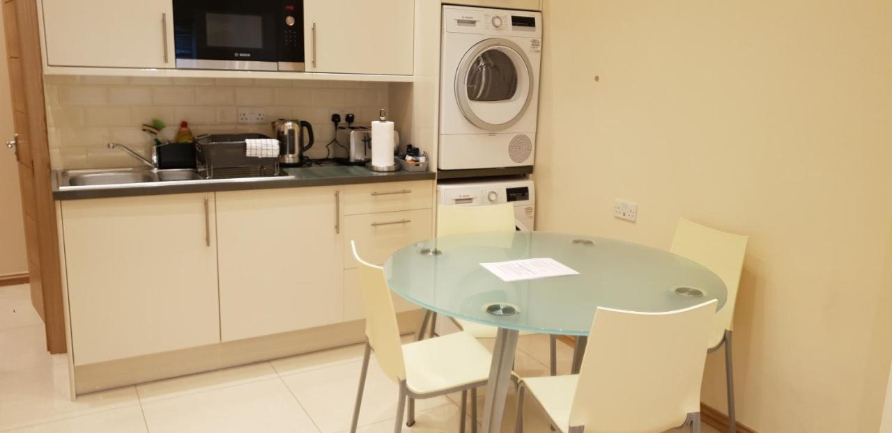 London Luxury Apartments 5 Min Walk From Ilford Station, With Free Parking Free Wifi מראה חיצוני תמונה