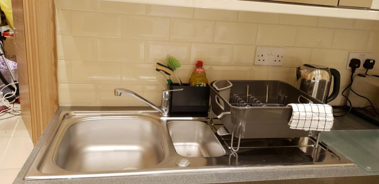 London Luxury Apartments 5 Min Walk From Ilford Station, With Free Parking Free Wifi מראה חיצוני תמונה