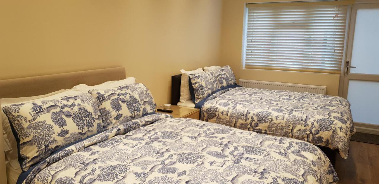 London Luxury Apartments 5 Min Walk From Ilford Station, With Free Parking Free Wifi מראה חיצוני תמונה