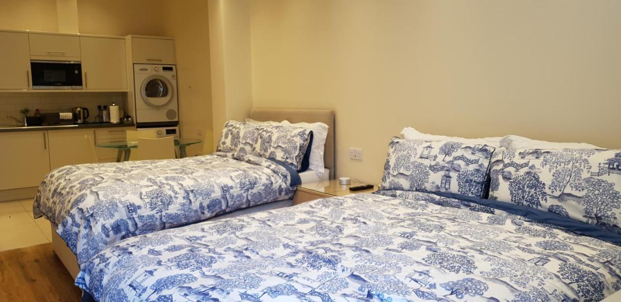 London Luxury Apartments 5 Min Walk From Ilford Station, With Free Parking Free Wifi מראה חיצוני תמונה
