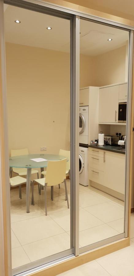 London Luxury Apartments 5 Min Walk From Ilford Station, With Free Parking Free Wifi מראה חיצוני תמונה