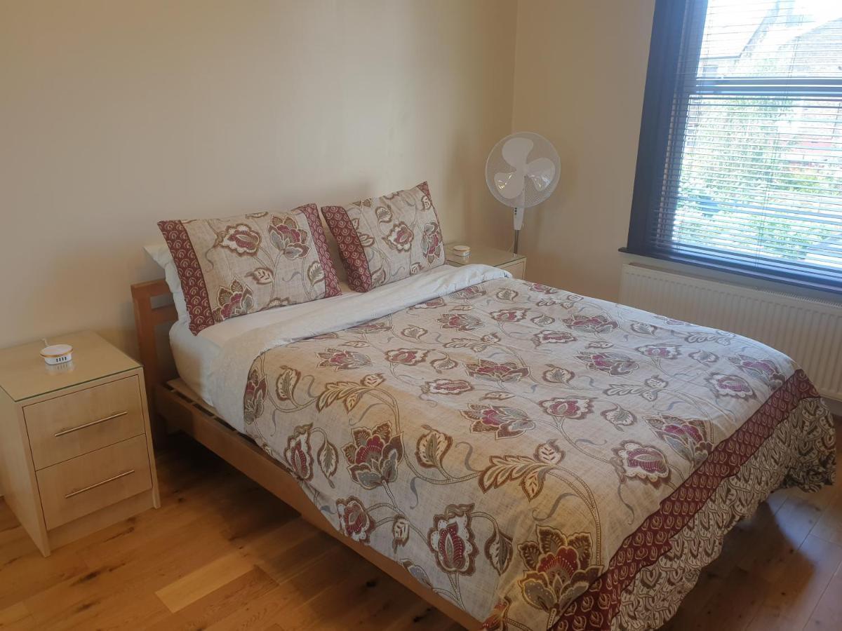 London Luxury Apartments 5 Min Walk From Ilford Station, With Free Parking Free Wifi מראה חיצוני תמונה