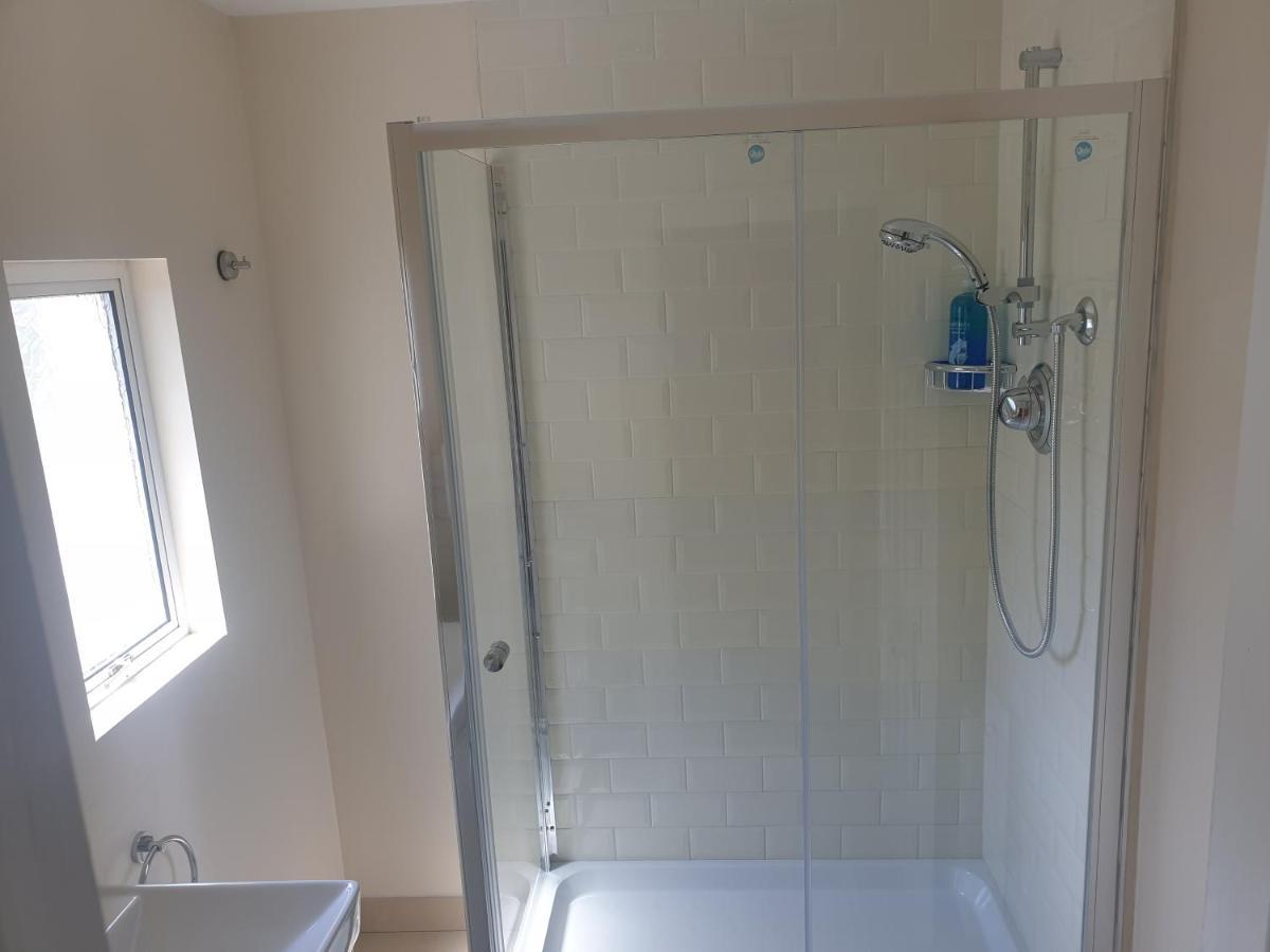 London Luxury Apartments 5 Min Walk From Ilford Station, With Free Parking Free Wifi מראה חיצוני תמונה