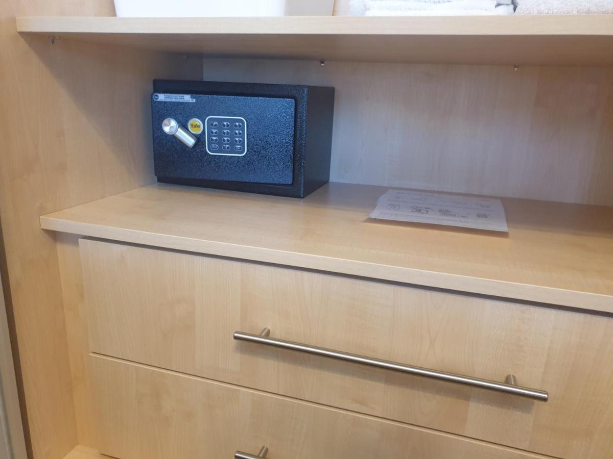London Luxury Apartments 5 Min Walk From Ilford Station, With Free Parking Free Wifi מראה חיצוני תמונה