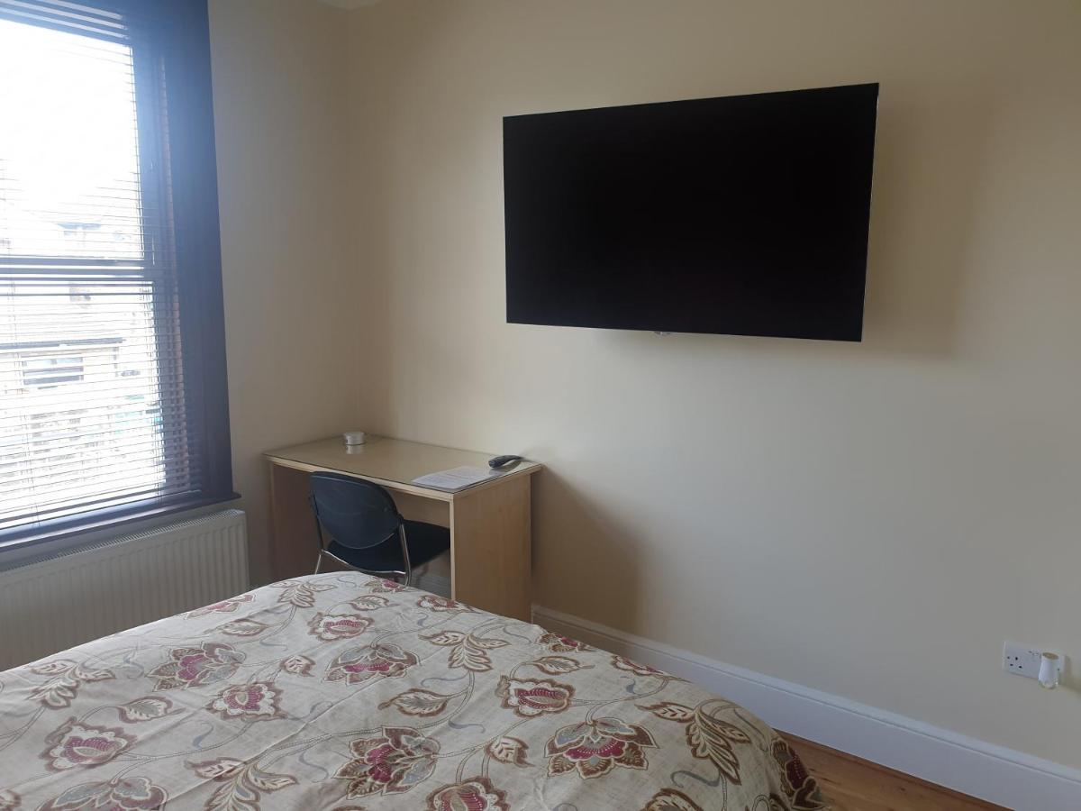 London Luxury Apartments 5 Min Walk From Ilford Station, With Free Parking Free Wifi מראה חיצוני תמונה